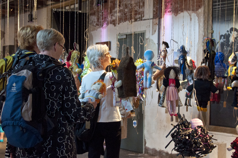 View at the results of the Doll´s Project , part of the festivities of the organisation Textiel Plus; one of the many interesting exhibitions in Leiden during the Dutch Textiel Festival, held every 5th year