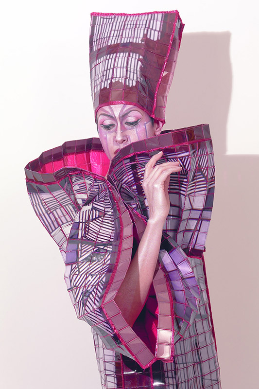 Magarete Palz, Germany: "Symmetric hat and gloves; entry Wearable Expressions 2008