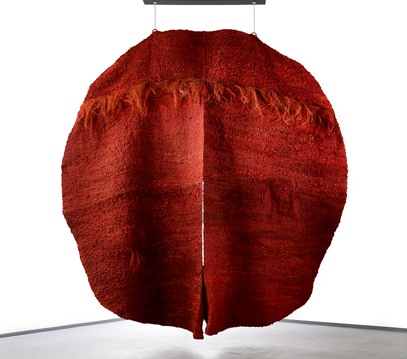 Magdalena Abakanowicz(1930), Poland : Abakan rouge III, 1970 – 1971; 300 x 300 x 45 cm; sisal; collection & photo: Fondation Toms Pauli, Lausanne