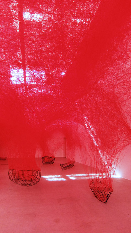 Chiharu Shiota: Installation view at gallery Blain/Southern, Berlin; photo Beatrijs Sterk